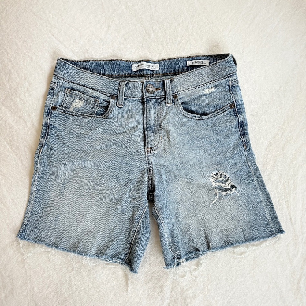 Banana Republic Boyfriend Roll-Up Jean Short